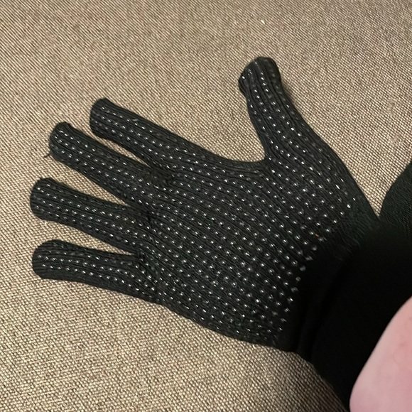 NWT!!! Gripper Gloves- 2 pairs - Picture 6 of 6
